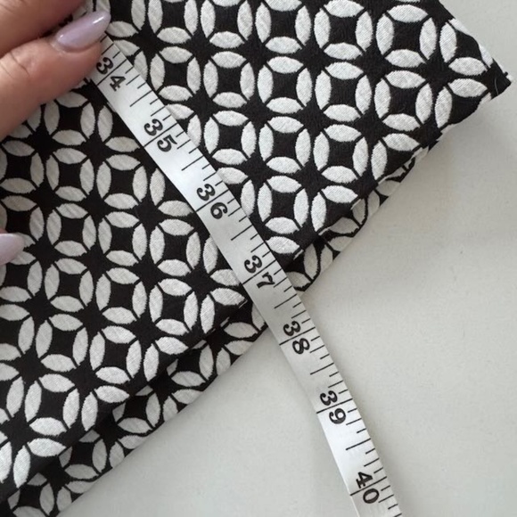 NWT - White House black market sheath dressing B&W pattern - Picture 4 of 9